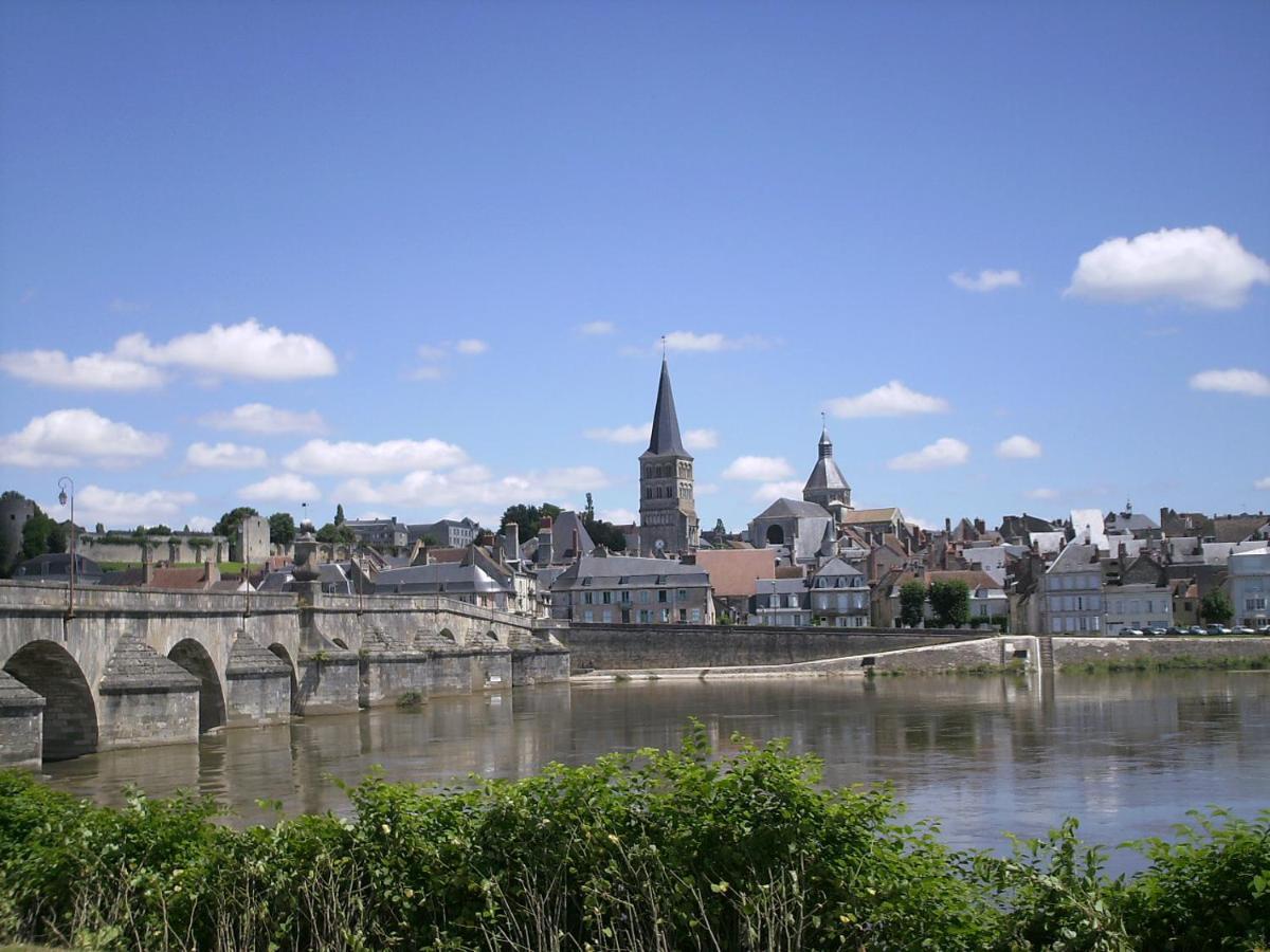 Maison De La Loire ラ・シャリテ エクステリア 写真